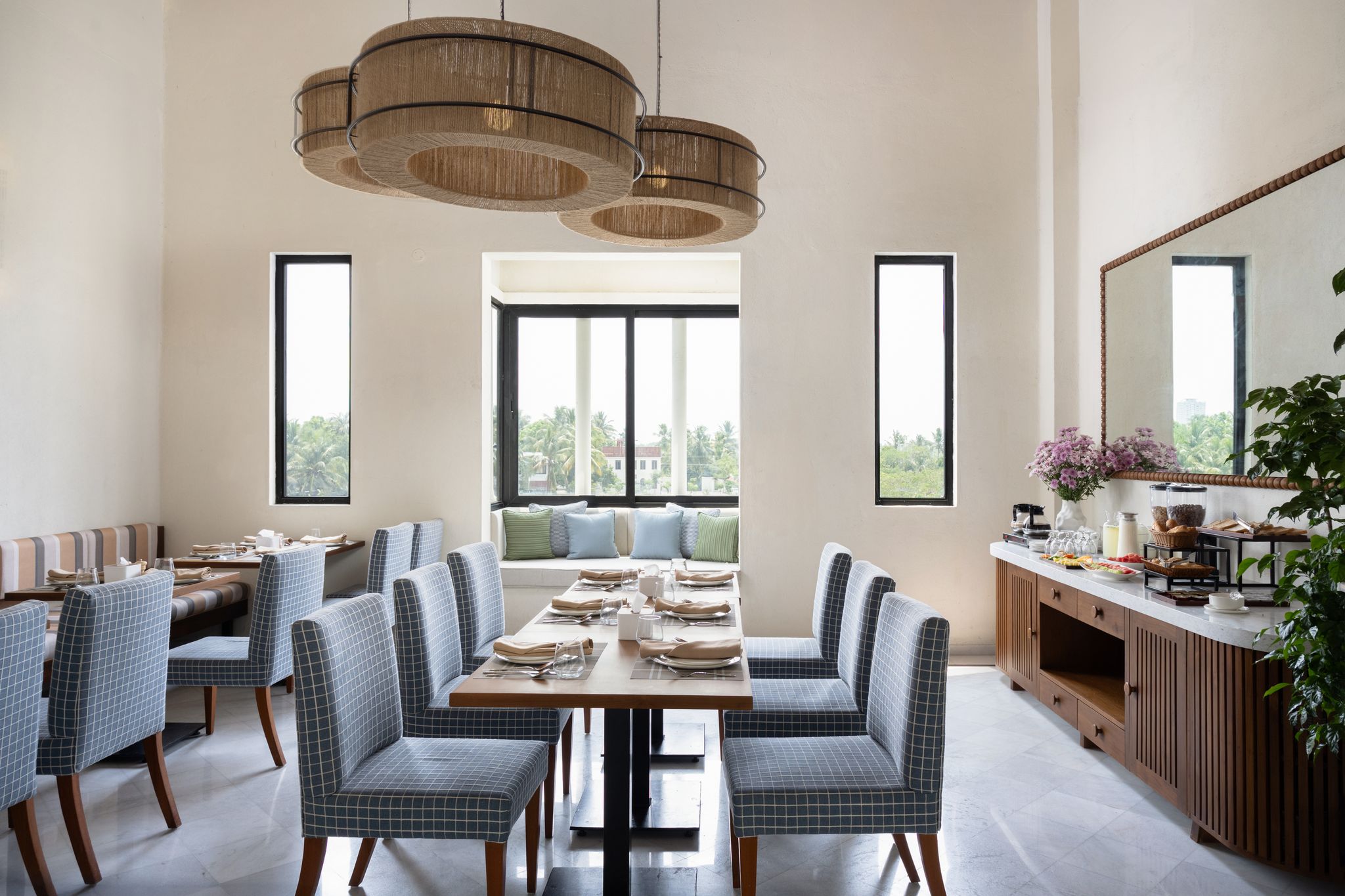 Food & Dining