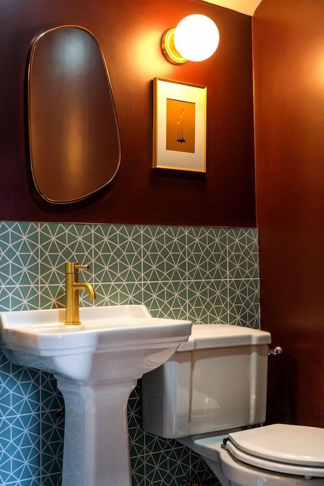 The Queen's Chew Magna Standard Double Room 4