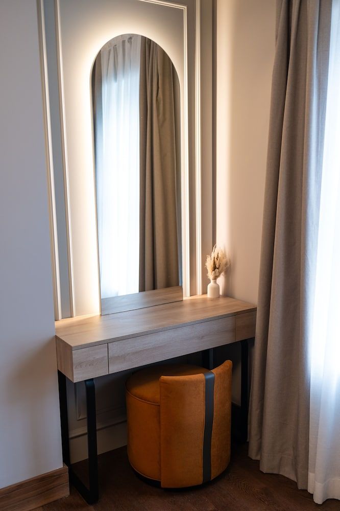 The Hyde @ Dunnings Bar Deluxe Double Room, 1 Queen Bed, Non Smoking, Ensuite 6