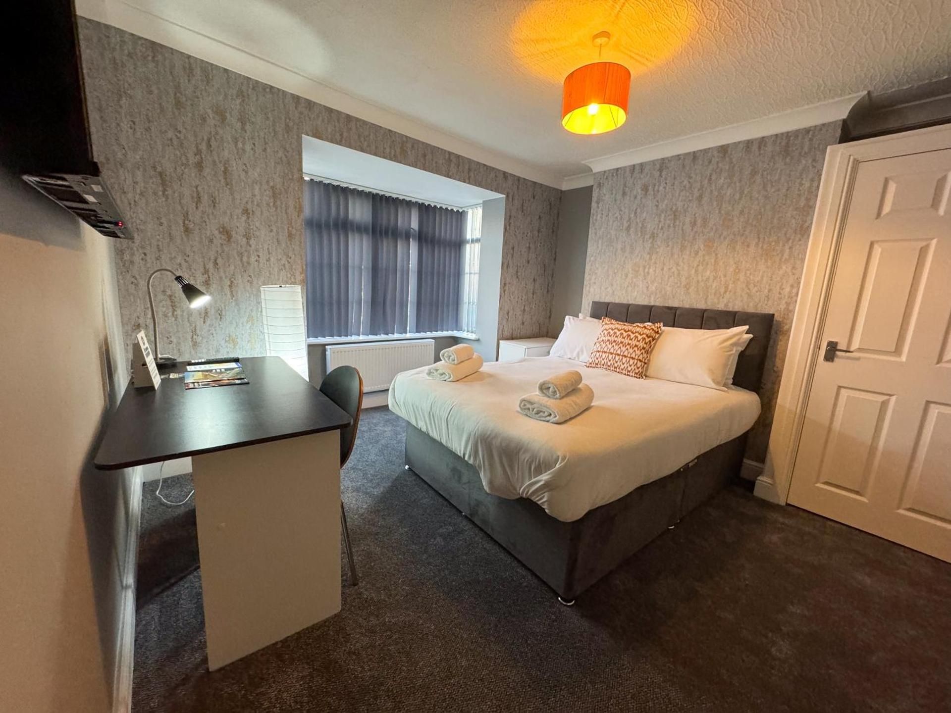 Billy's Place Standard-King-Shared Bathroom-Street View 2