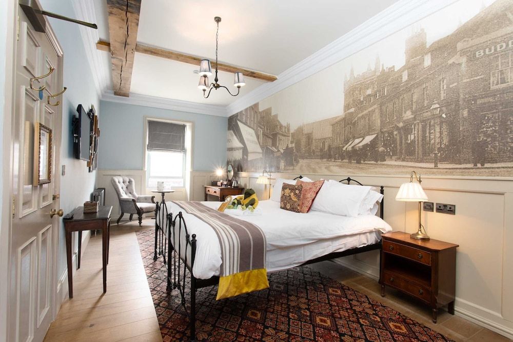 1777 The Albion Deluxe Plus Double Room 3