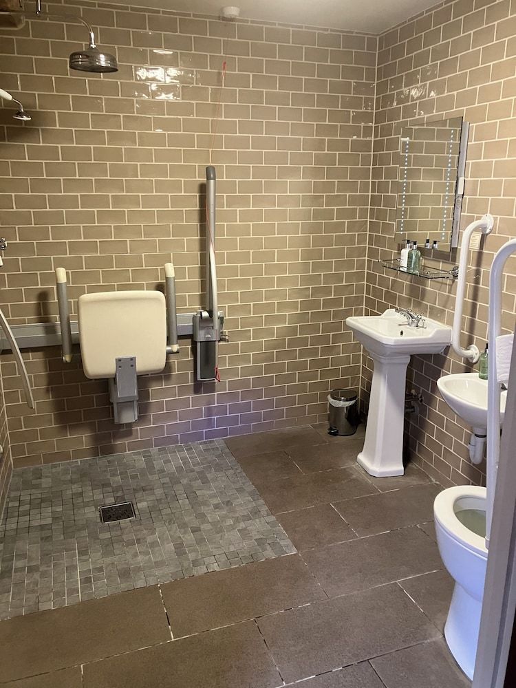 1777 The Albion Comfy Accessible Double Room 6