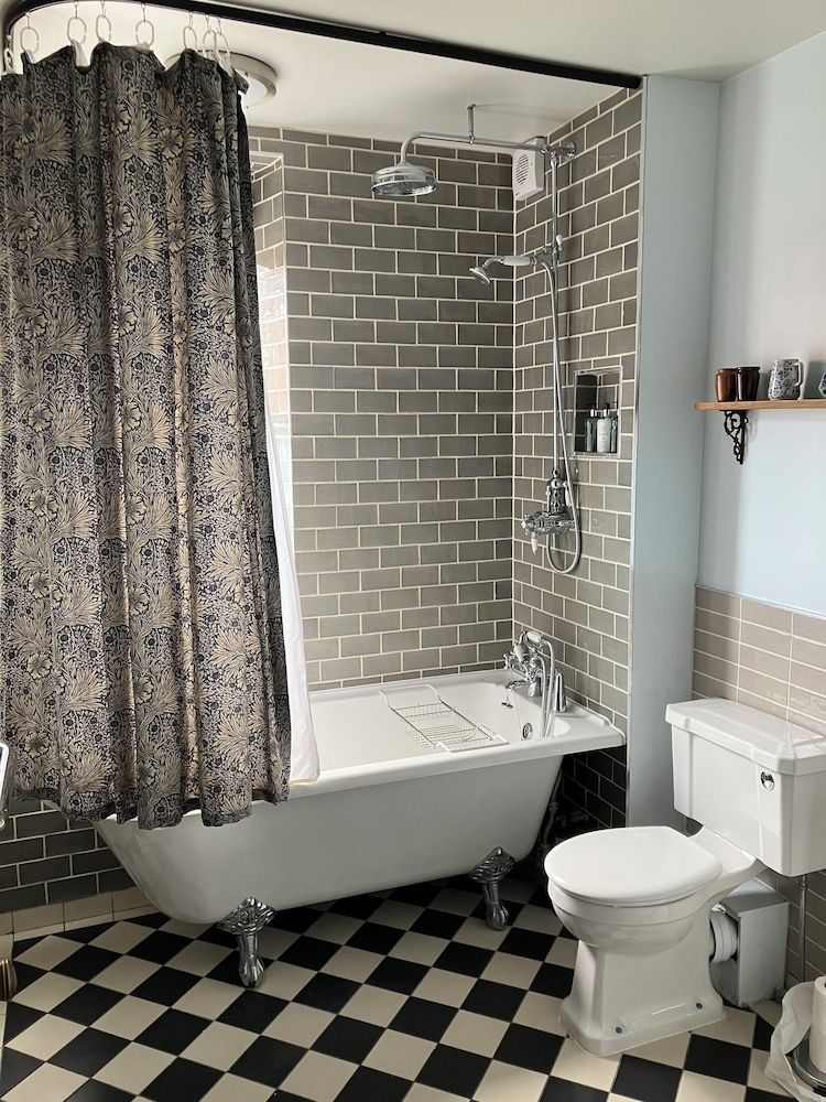 1777 The Albion Deluxe Plus Double Room 7