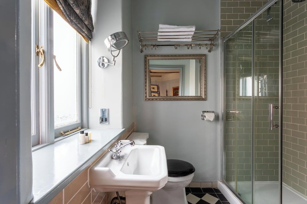 1777 The Albion Deluxe Plus Double Room 6