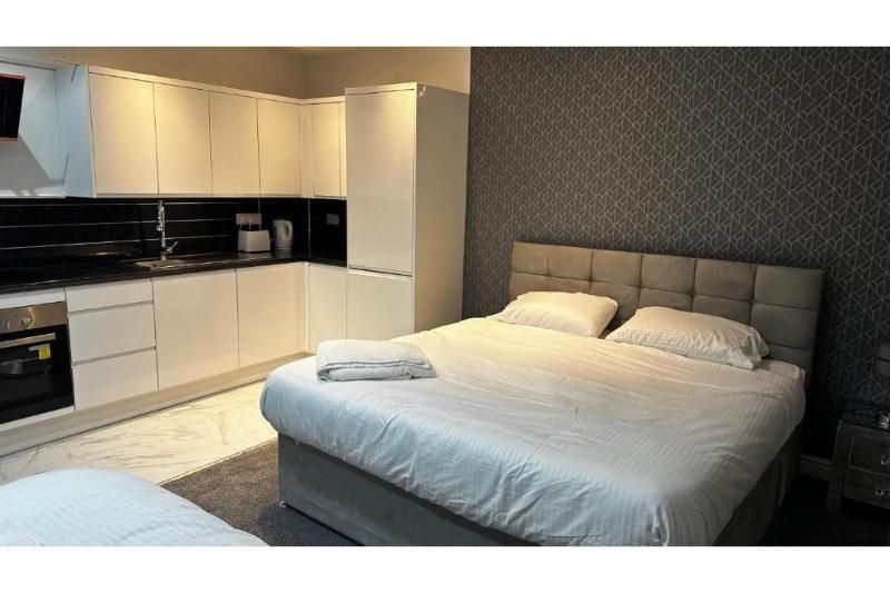 Deluxe Triple Studio