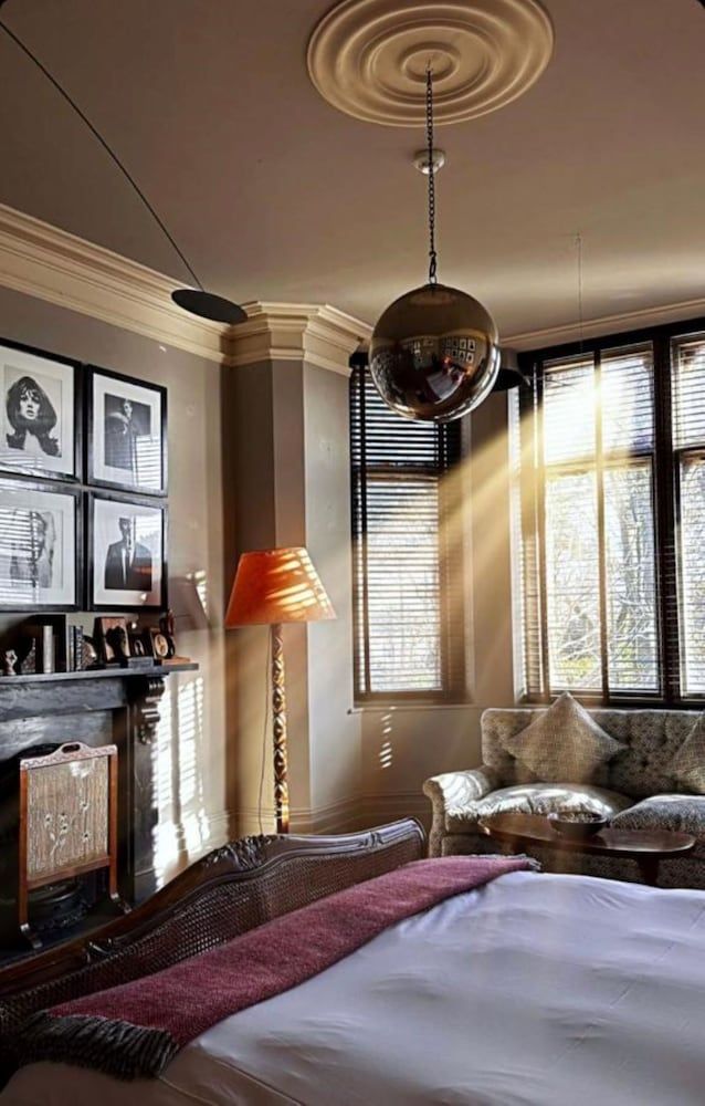 Marco Pierre White's Rudloe Arms Grand Double Room 4