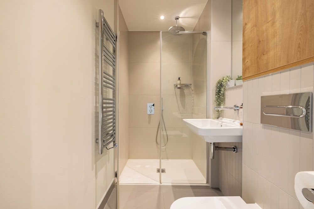 Croydon by Charles Hope Two Bedroom Apartment 6