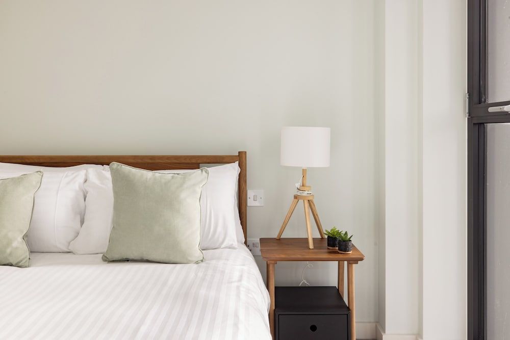 Croydon by Charles Hope Superior Two Bedroom Apartment 2