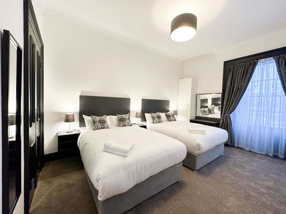 Mulberry Aparthotel Executive Apartment, Private Bathroom, Garden View (Apartment 1) 5