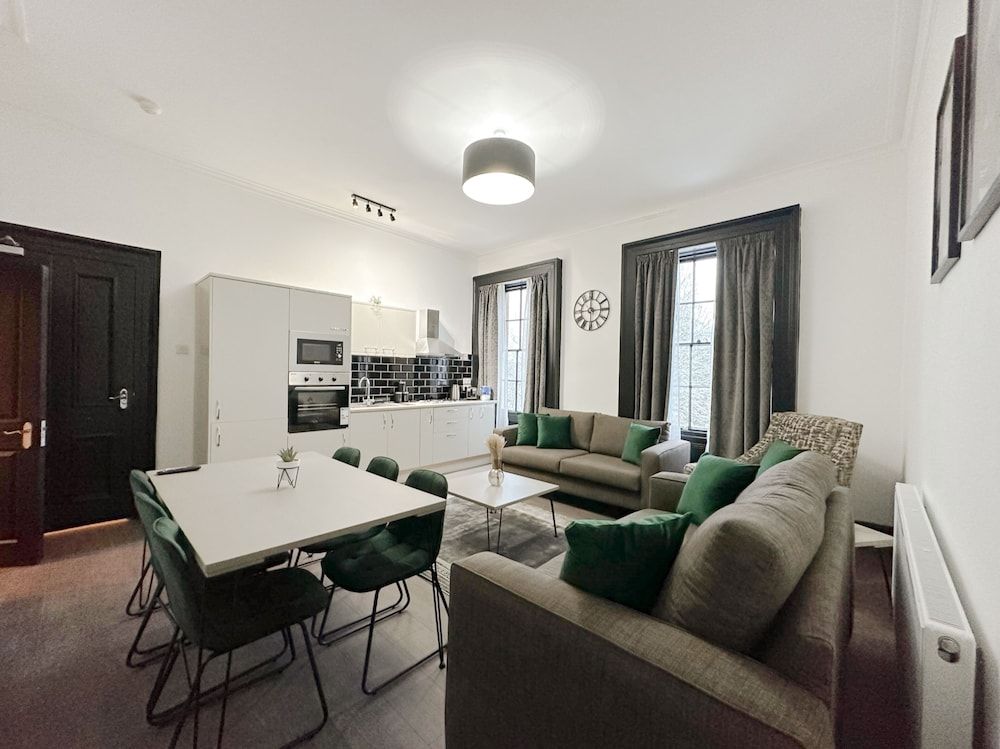 Mulberry Aparthotel Deluxe Apartment, Private Bathroom (Apartment 4 garden view ) 6