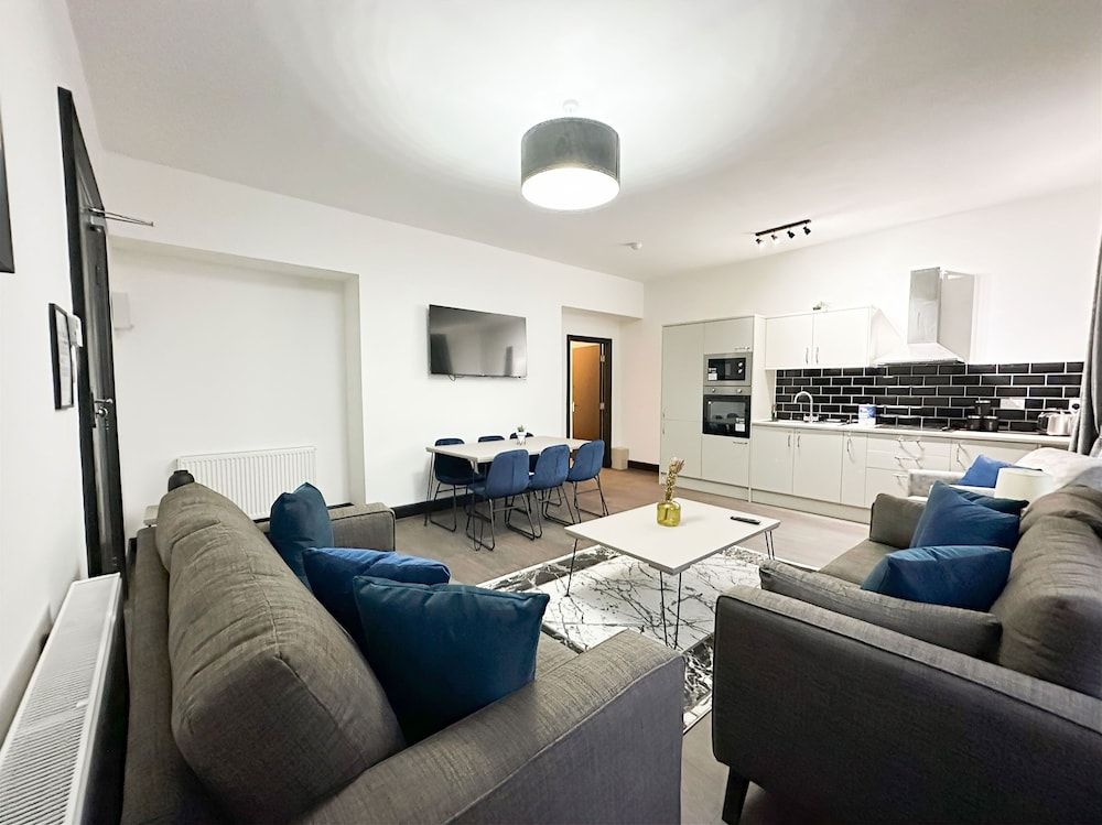 Mulberry Aparthotel Executive Apartment, Private Bathroom, Garden View (Apartment 1) 7