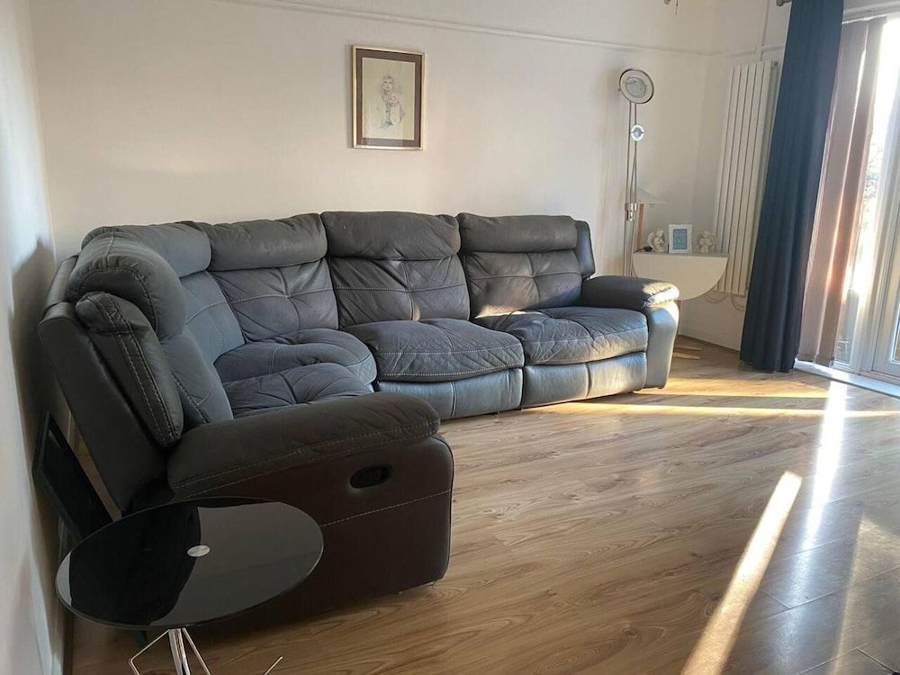 The Gold- Home Away From Home House 17