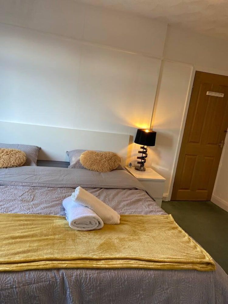 The Gold- Home Away From Home House 7