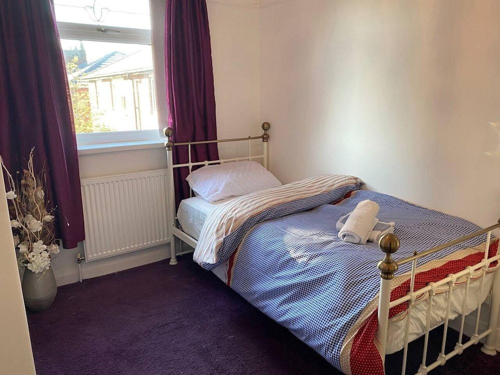 The Gold- Home Away From Home House 5