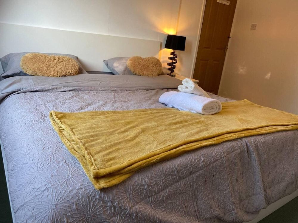 The Gold- Home Away From Home House 6