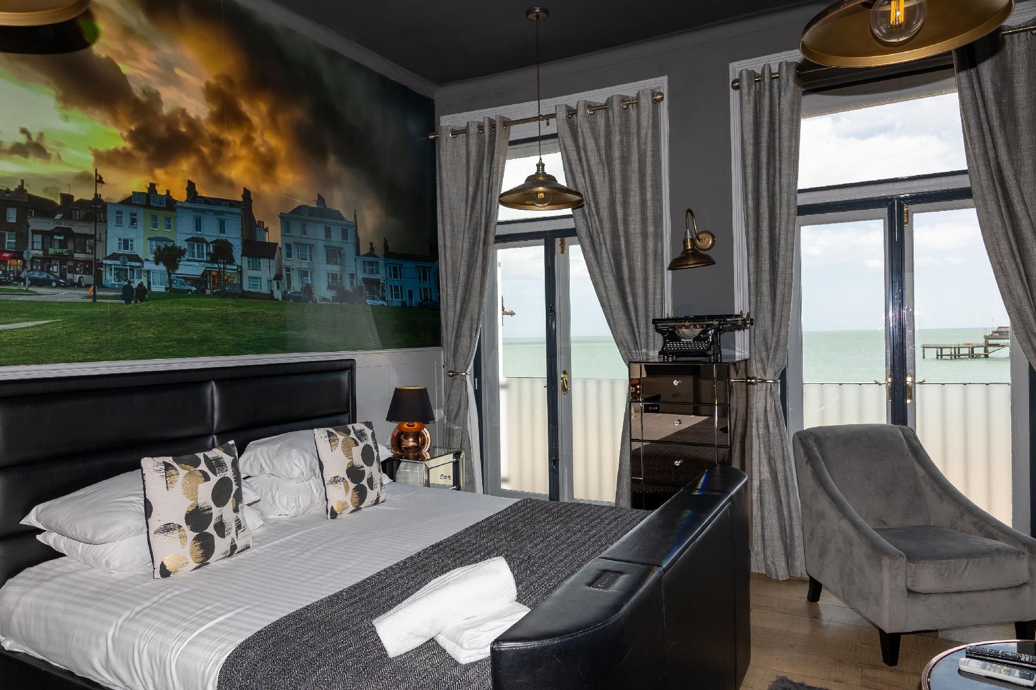 Superior Sea View Suite with Balcony