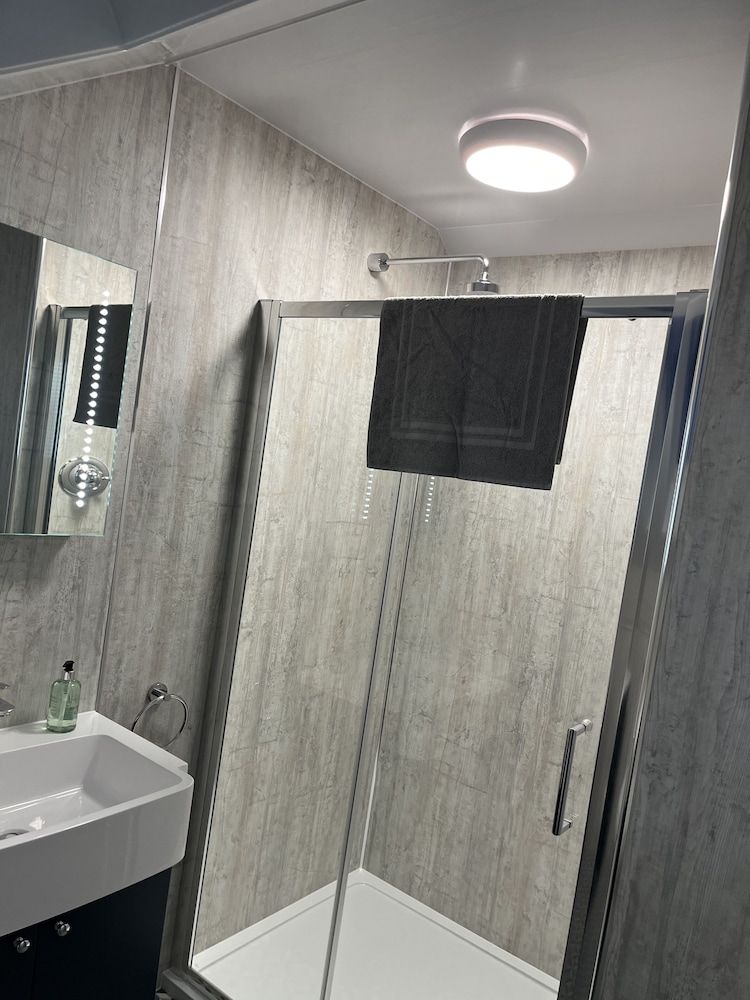 Double Room (1)