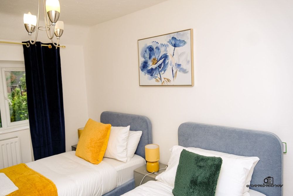 7 Guests - 3 Bedrooms - Parking - Pet Friendly House 5