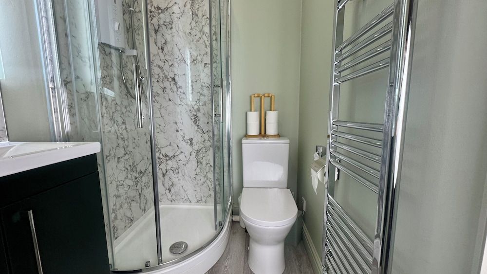 The Cricketers Inn Basic Twin Room, 2 Twin Beds 5