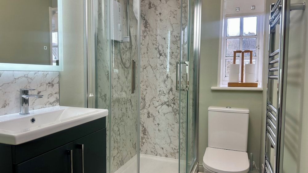 The Cricketers Inn Basic Triple Room 5