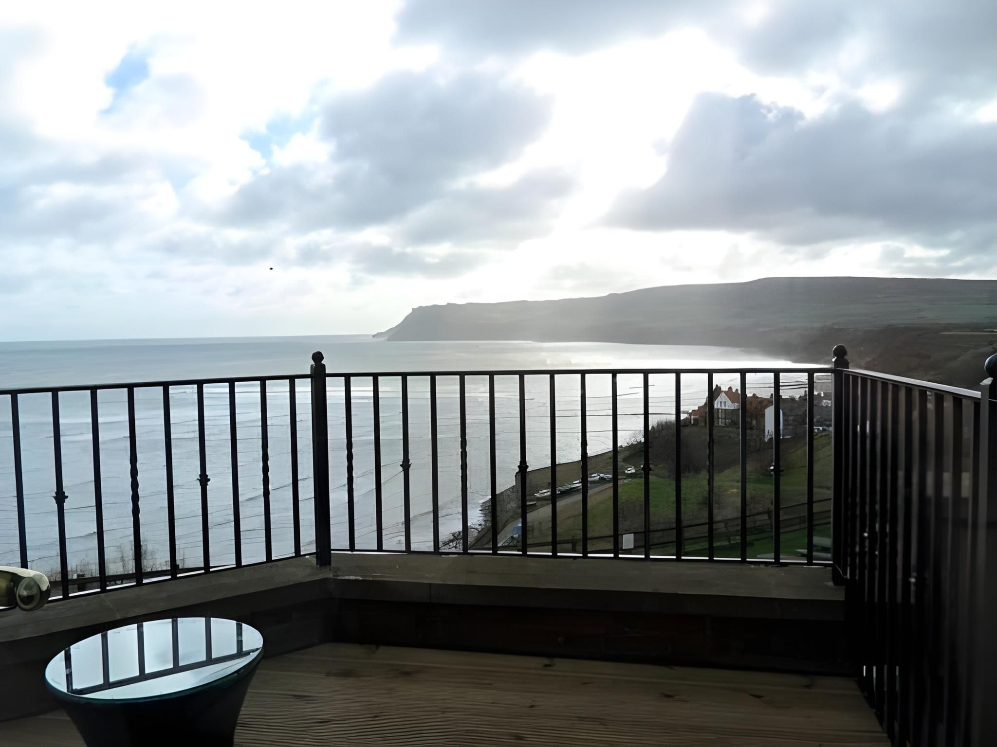 Superior Room with Sea View Four Poster