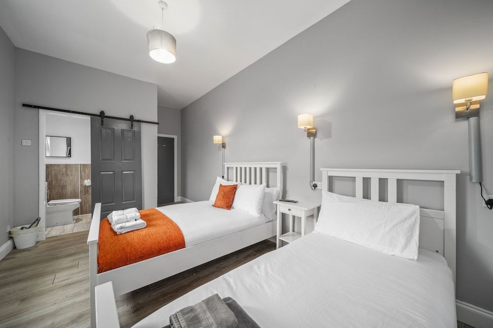 Queensferry guest house Basic Triple Room, Ensuite