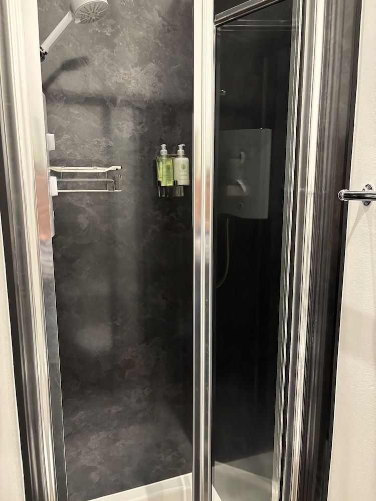 Brooklands Guest House Classic Single Room 3