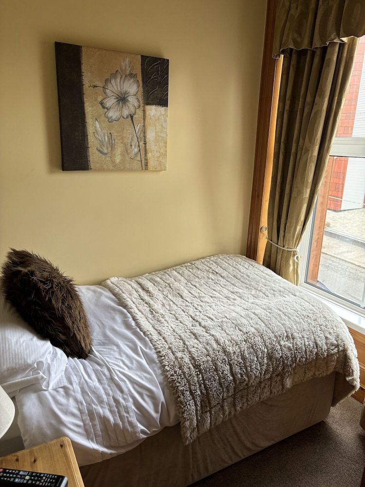 Brooklands Guest House Classic Single Room