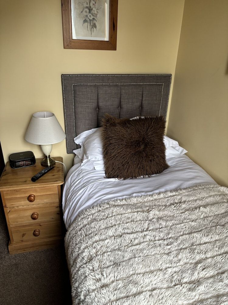 Brooklands Guest House Classic Single Room 2