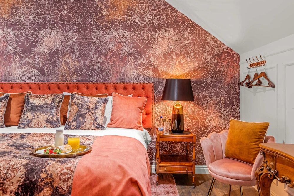 The Ley Arms Superior Triple Room 3