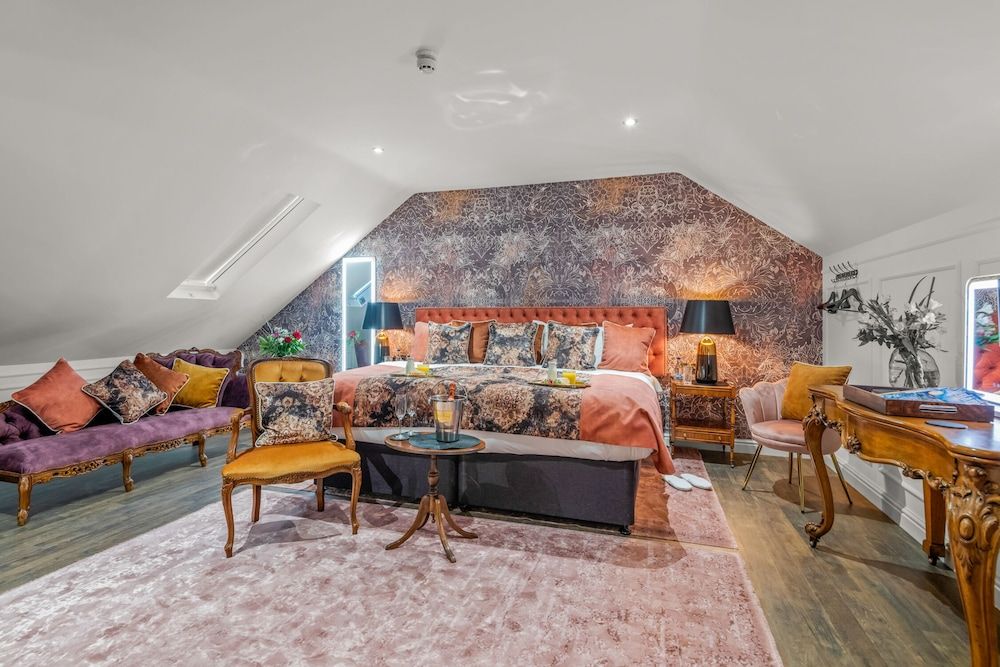 The Ley Arms Superior Triple Room