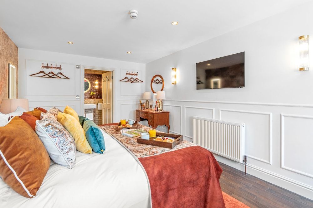 The Ley Arms Deluxe Double or Twin Room 4