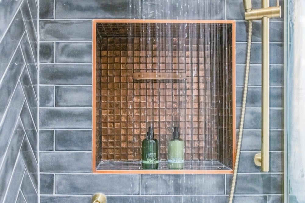 The Ley Arms Superior Triple Room 10