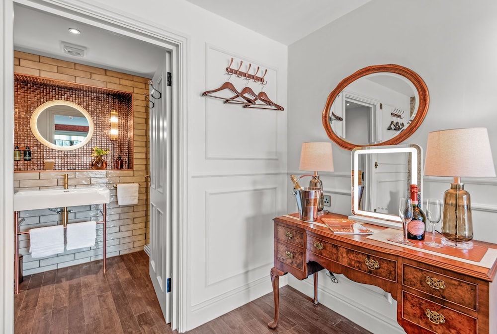 The Ley Arms Deluxe Double or Twin Room 13