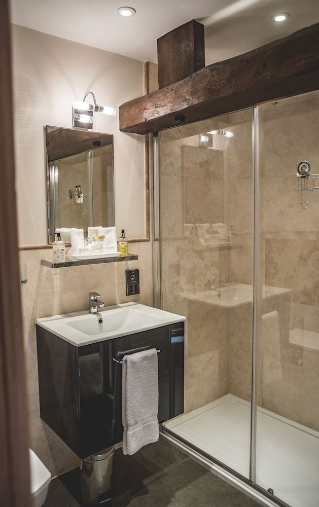 The Saddle Room Restaurant Honeymoon Double Room 6