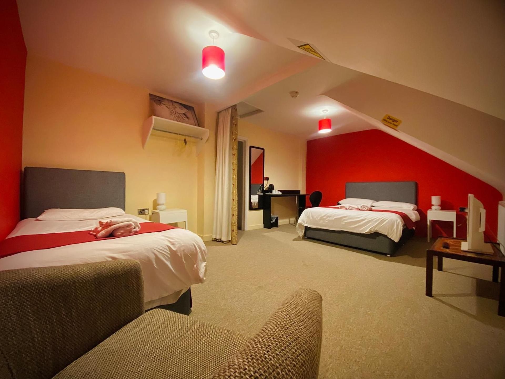 Station Hotel Triple Room 2