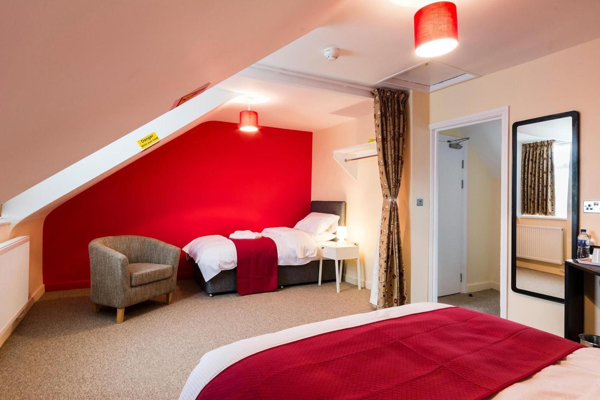 Station Hotel Triple Room