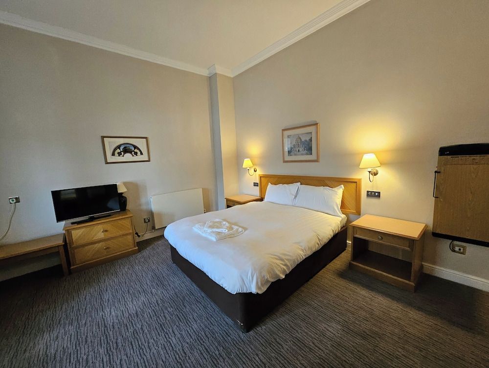 OYO Blaby Westfield Hotel Standard Room, Multiple Beds (Family) 4