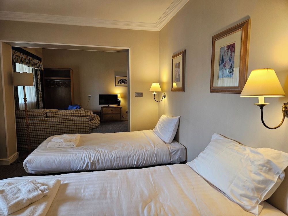 OYO Blaby Westfield Hotel Superior Twin Room, 2 Twin Beds 3