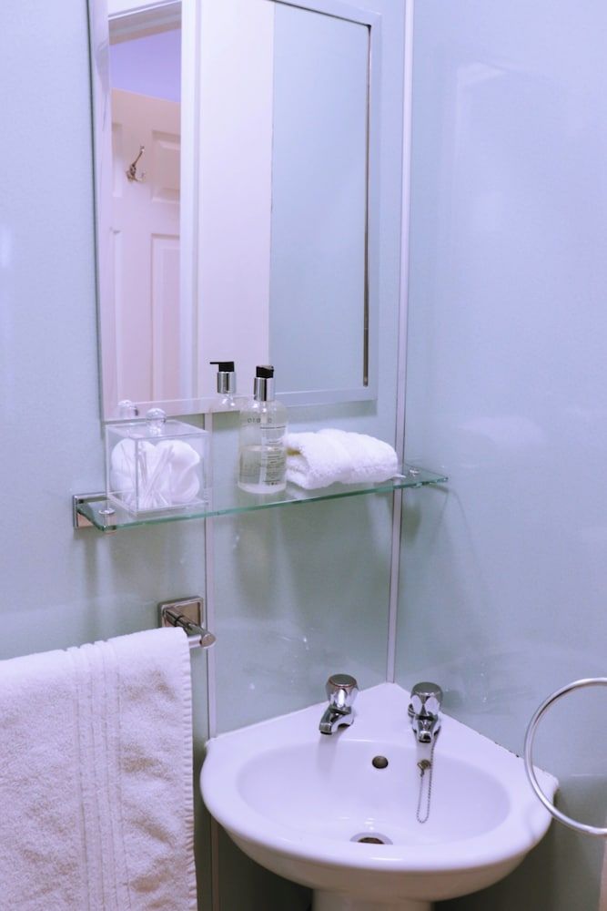 Arkale Lodge Double Room, Ensuite 8