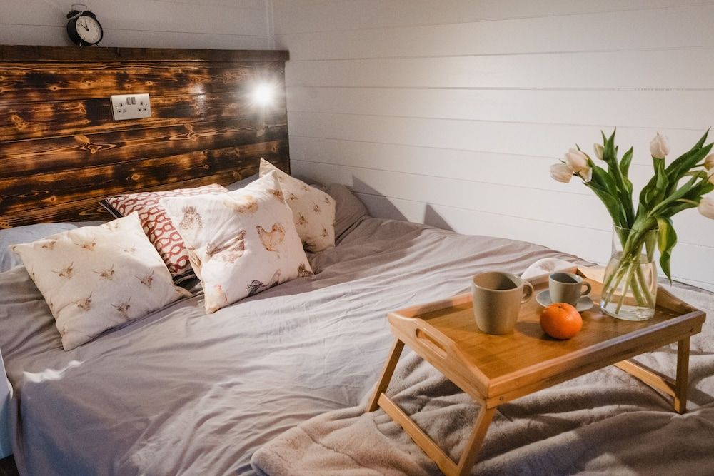 Deluxe Cabin, Ensuite, Canal View (Spys Cabin )