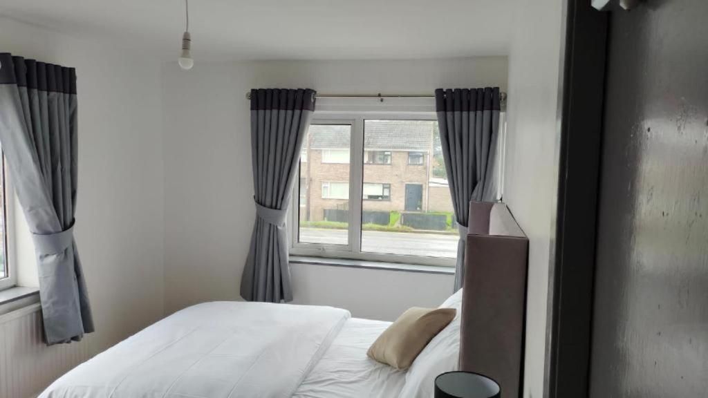 The Silver City Hotel Standard Double Room with Shared Bathroom 3