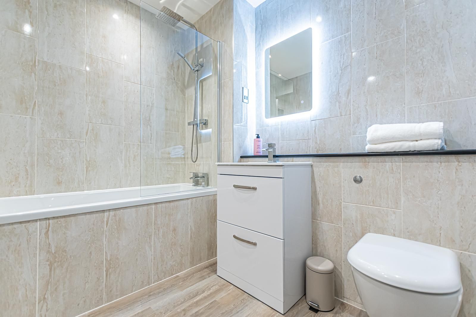 One-Bedroom Suite City View