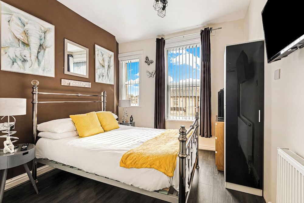 The B & B Blackpool Large Room, 1 Double bed 10