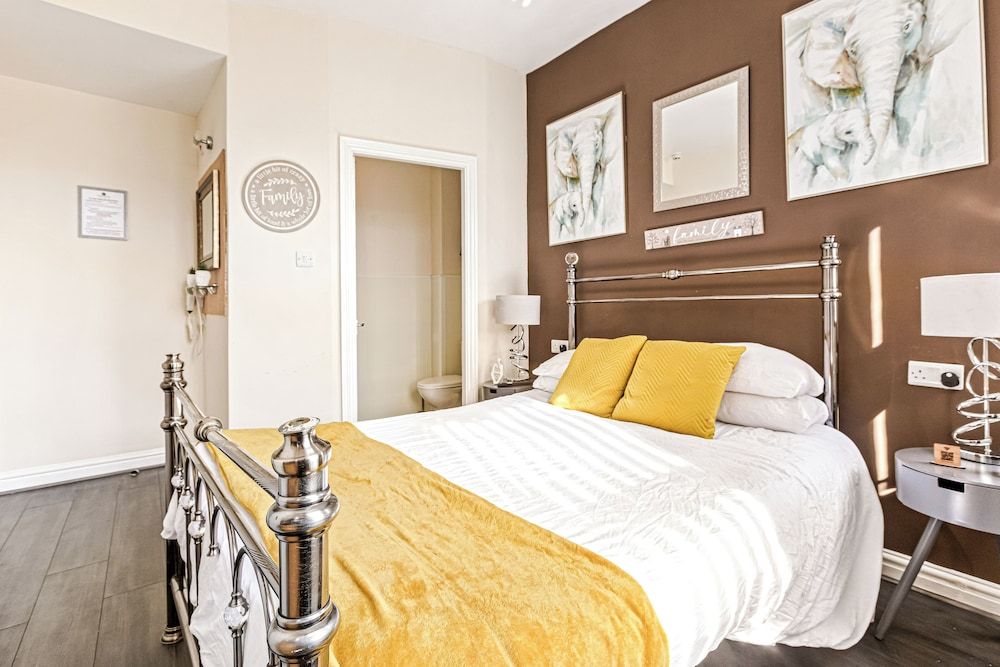 The B & B Blackpool Large Room, 1 Double bed 11