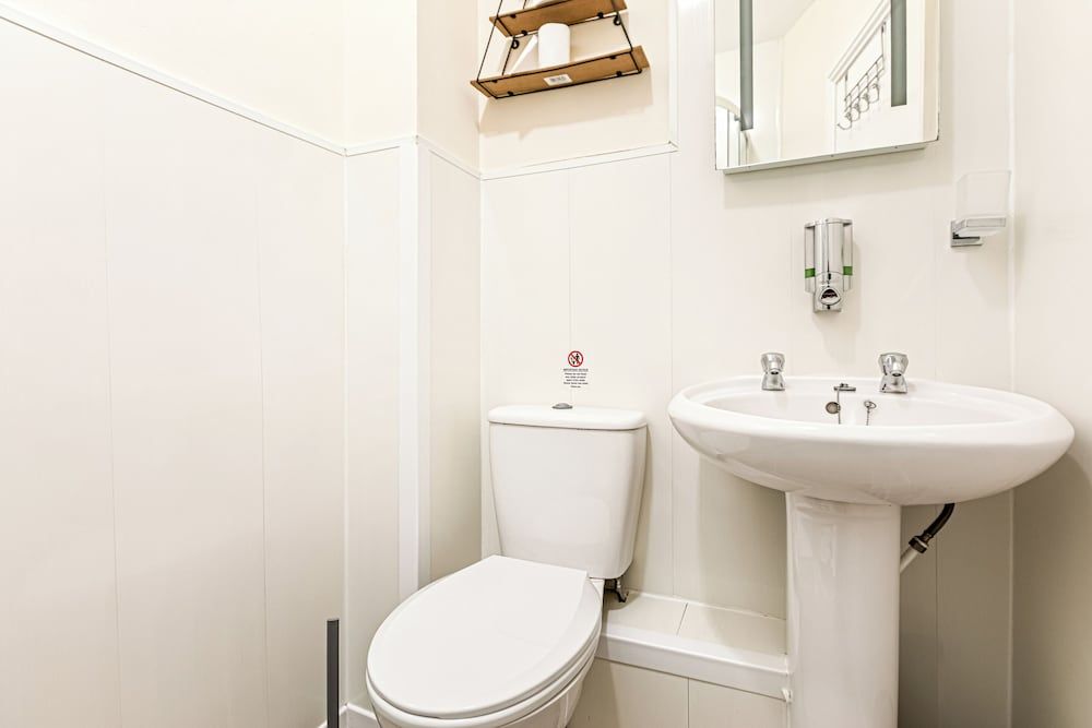 The B & B Blackpool Large Room, 1 Double bed 14