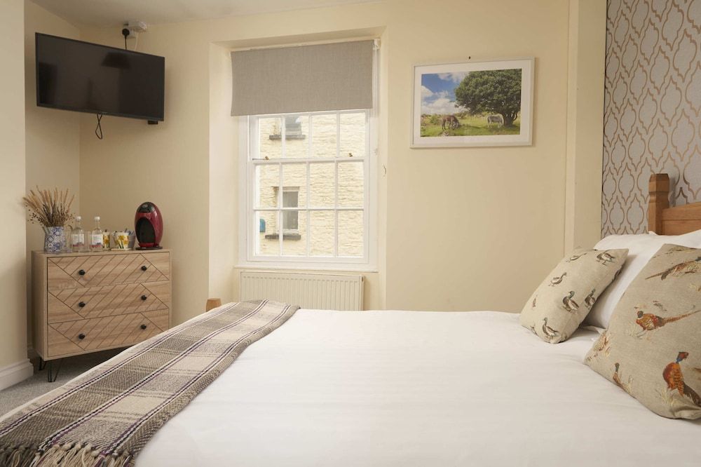 The White Hart Hotel Classic Double Room, Ensuite (first floor) 2