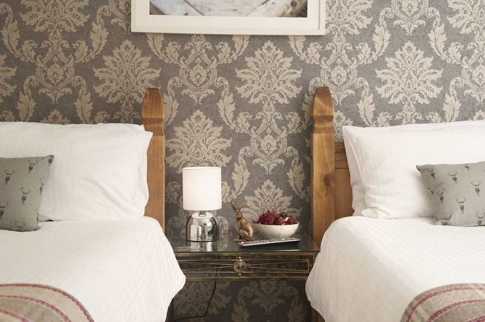 The White Hart Hotel Classic Twin Room, Ensuite (first floor)