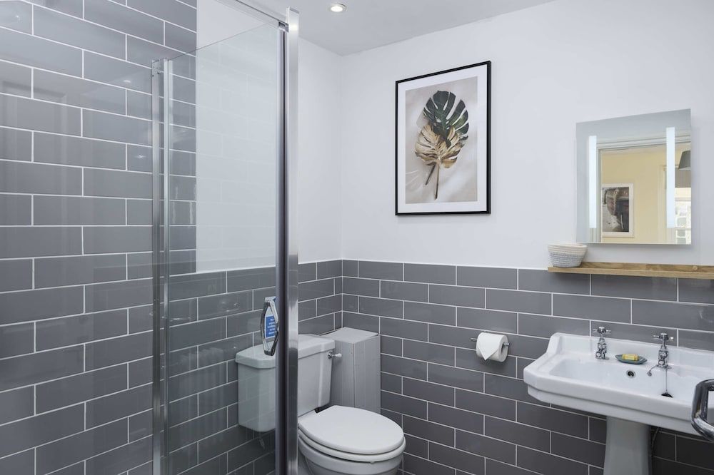 The White Hart Hotel Classic Double Room, Ensuite (first floor) 13