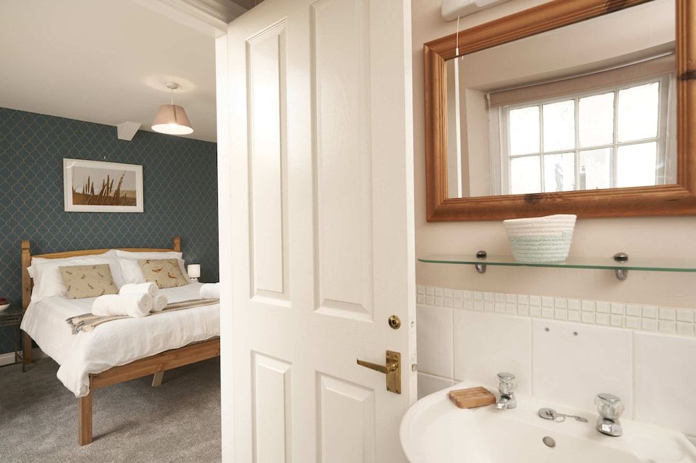 The White Hart Hotel Classic Double Room, Ensuite (first floor) 11